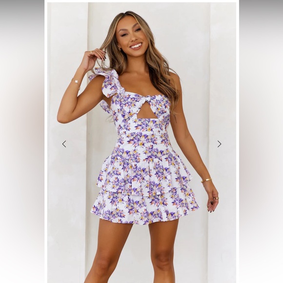 Hello Molly Ruffled Out Dress Size 8 Medium - Picture 2 of 10